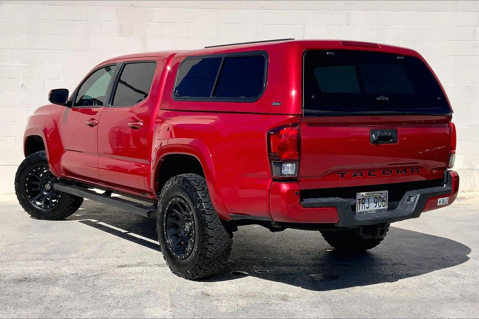 Used 2018 Toyota Tacoma TRD Sport RWD image 4