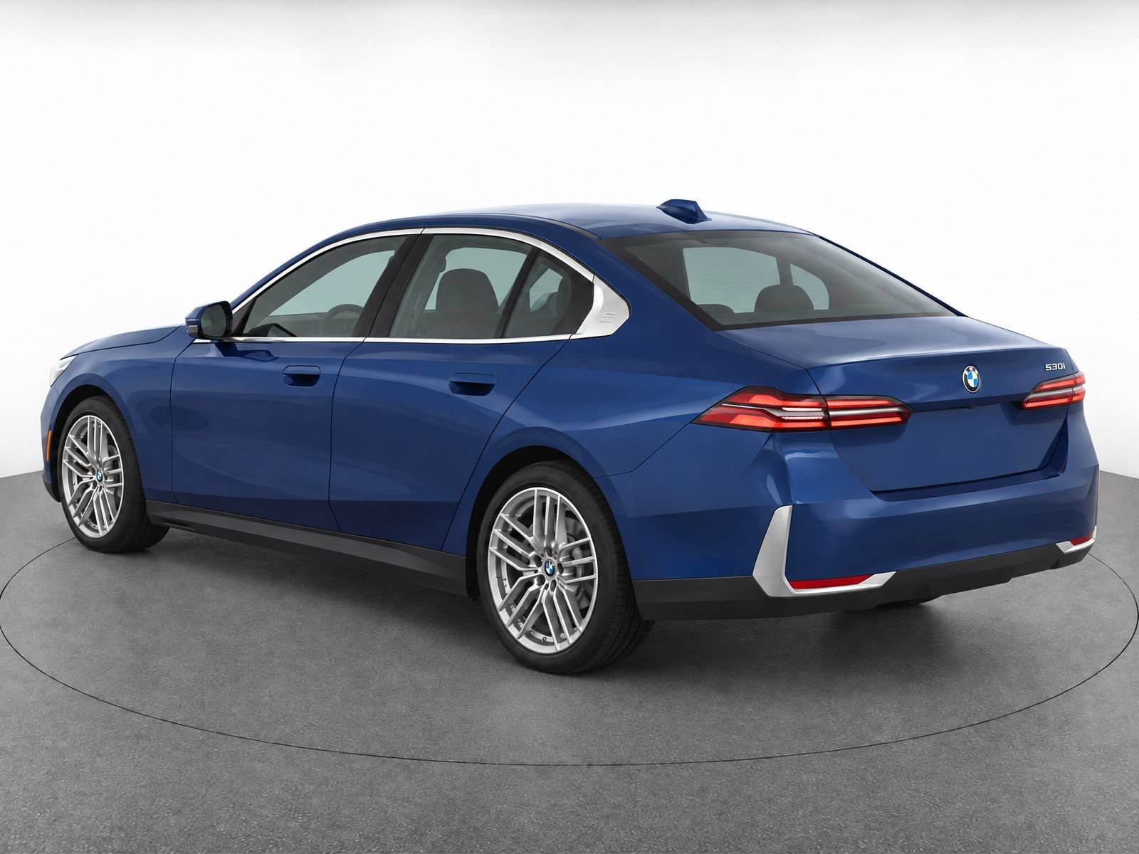 Used 2024 BMW 530i w/ Premium Package RWD image 7