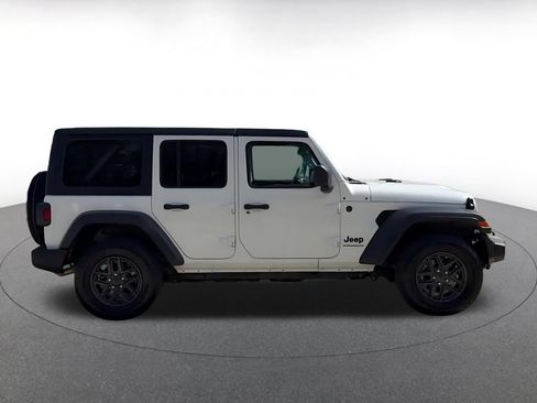 Used 2025 Jeep Wrangler Unlimited Sport AWD/4WD image 16