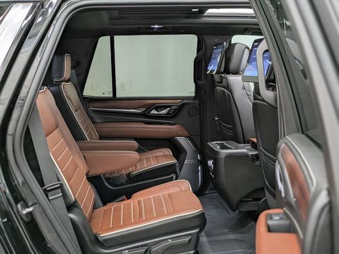 Used 2024 GMC Yukon Denali Ultimate AWD/4WD image 36