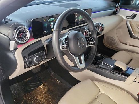 Used 2022 Mercedes-Benz CLA 250 image 8