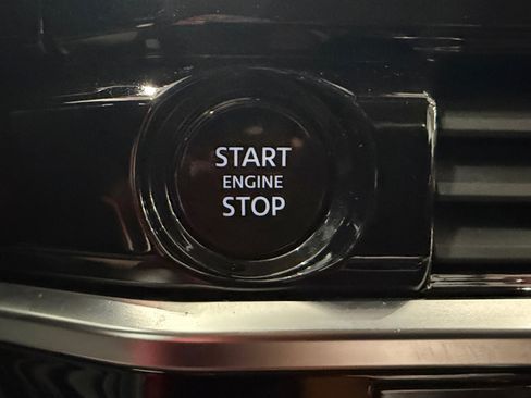 Used 2025 Nissan Pathfinder Platinum w/ Cargo Package image 38