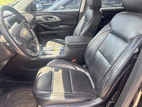 Used 2019 Chevrolet Traverse LT w/ LPO, Floor Liner Package FWD image 9