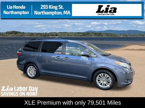 Used 2017 Toyota Sienna XLE Premium FWD image 1