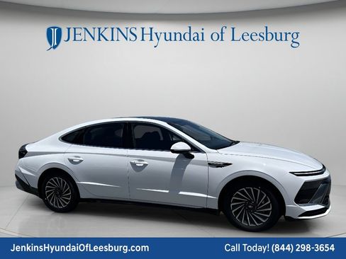 New 2026 Hyundai Sonata SEL FWD image 2
