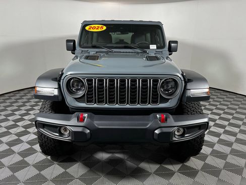 Used 2025 Jeep Wrangler Unlimited Rubicon AWD/4WD image 2