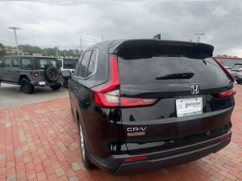 Certified 2025 Honda CR-V EX image 9