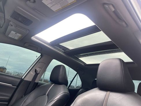 Used 2020 Toyota Camry XSE FWD image 11