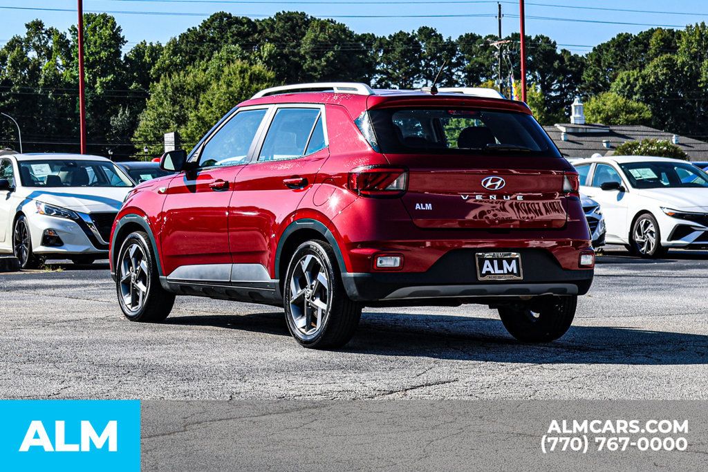 Used 2025 Hyundai Venue SEL FWD image 6