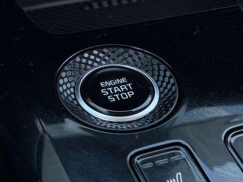 Used 2024 Kia Niro EX FWD image 20
