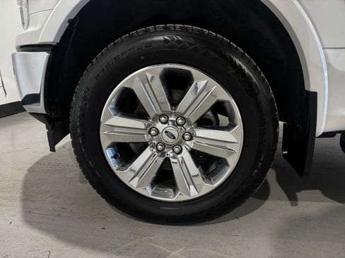 Used 2019 Ford F150 Lariat w/ Equipment Group 502A Luxury AWD/4WD image 8