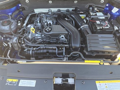 Used 2024 Volkswagen Taos SE image 32