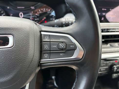Used 2022 Jeep Compass Latitude w/ Convenience Group AWD/4WD image 24