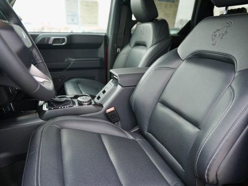 New 2025 Ford Bronco Badlands image 13