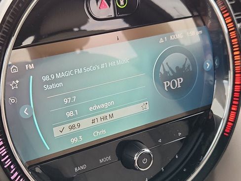 Used 2024 MINI Cooper 2-Door Hardtop w/ Signature Upholstery Package image 18