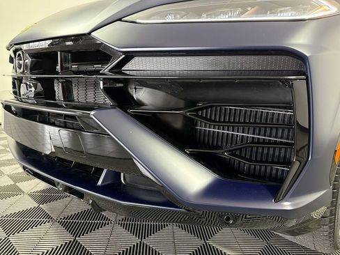 Used 2025 Lamborghini Urus SE AWD/4WD image 15