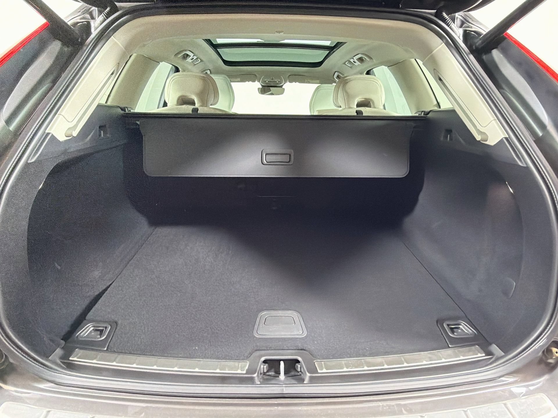 Certified 2023 Volvo XC60 B5 Plus w/ Protection Package Premier FWD image 25