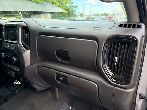 Used 2020 Chevrolet Silverado 1500 Custom w/ Custom Value Package image 30