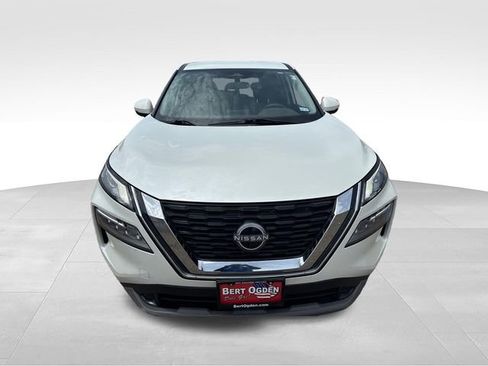Used 2022 Nissan Rogue SV FWD image 2