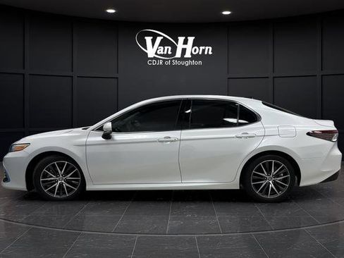 Used 2023 Toyota Camry XLE image 13