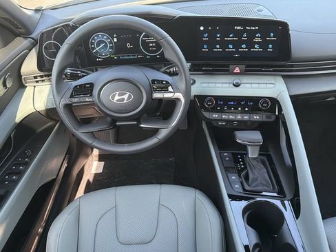 New 2026 Hyundai Elantra Limited FWD image 24