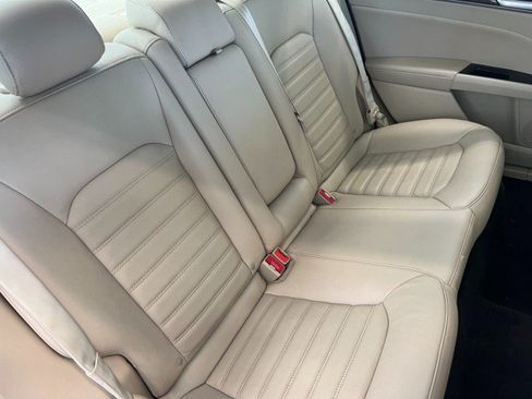 Used 2015 Ford Fusion SE w/ Equipment Group 202A FWD image 36