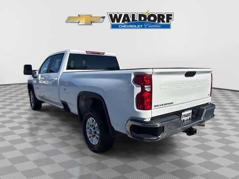 Used 2024 Chevrolet Silverado 2500 LT w/ Convenience Package image 4