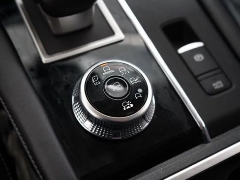 Used 2024 Mitsubishi Outlander SE image 28