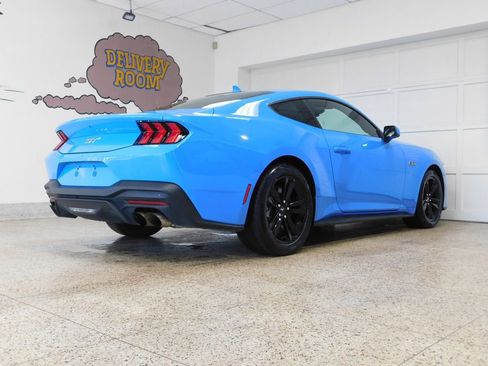 Used 2025 Ford Mustang GT RWD image 6