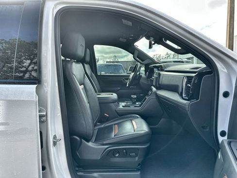 Certified 2022 GMC Sierra 1500 AT4 w/ AT4 Premium Package image 27