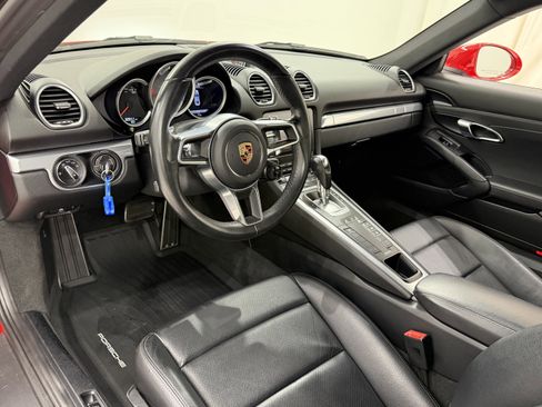 Certified 2019 Porsche 718 Cayman S RWD image 4
