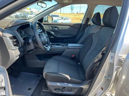 Used 2022 Nissan Rogue SV AWD/4WD image 23