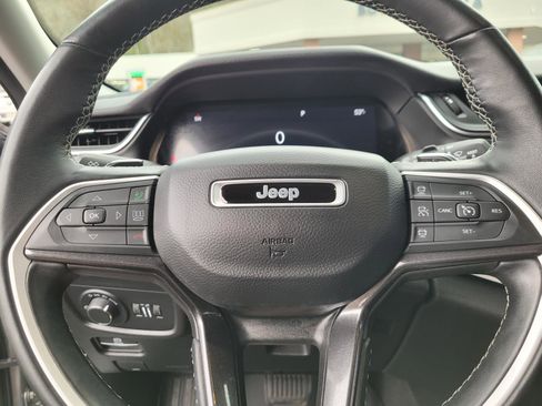 Used 2022 Jeep Grand Cherokee L Laredo w/ Luxury Tech Group I image 24