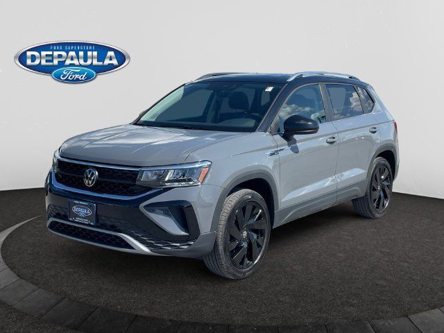 Used 2024 Volkswagen Taos SE AWD/4WD image 1