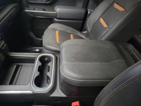 Used 2023 GMC Sierra 2500 AT4 image 29