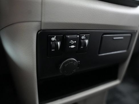 Used 2020 Toyota Sienna XLE w/ XLE Navigation Package FWD image 26