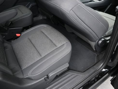 Used 2025 Chevrolet Traverse LT FWD image 20