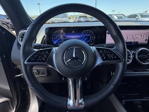 Used 2024 Mercedes-Benz EQB 300 4MATIC image 19
