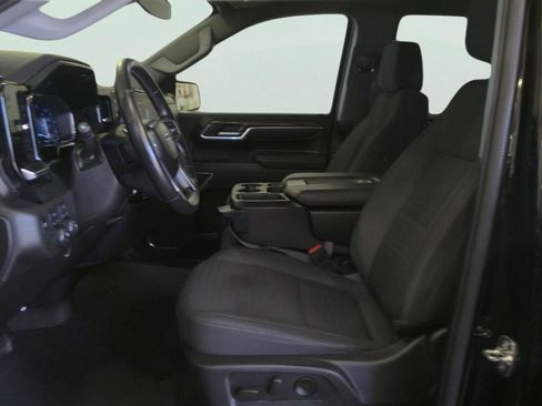 Used 2025 Chevrolet Silverado 1500 RST AWD/4WD image 13