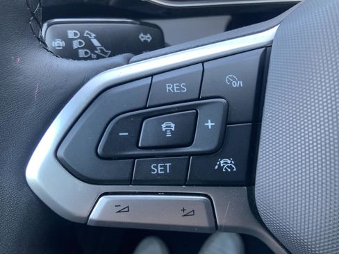 Used 2025 Volkswagen Jetta Sport image 17