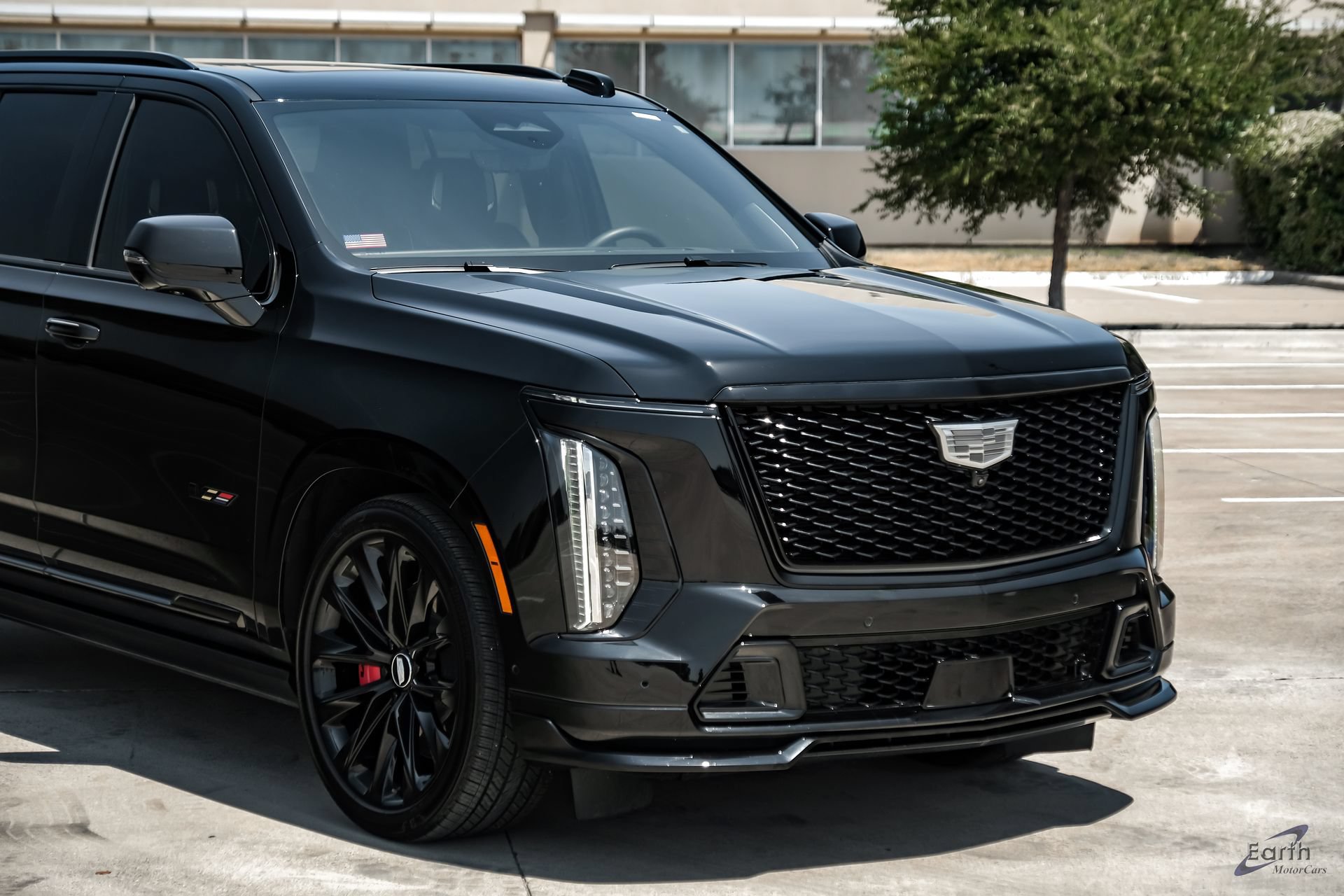 Used 2026 Cadillac Escalade V w/ LPO, ONYX Package AWD/4WD image 27