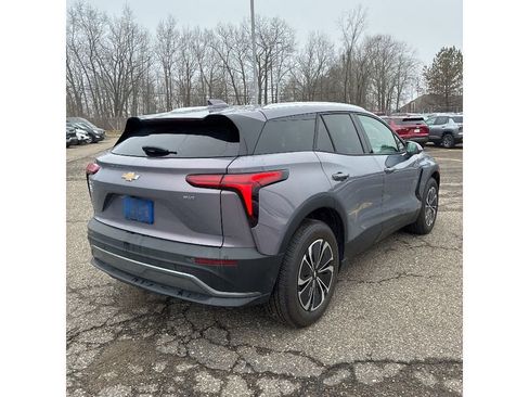 Used 2025 Chevrolet Blazer EV LT image 3
