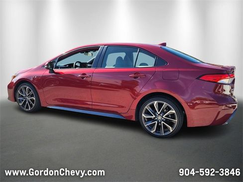 Used 2022 Toyota Corolla SE image 3