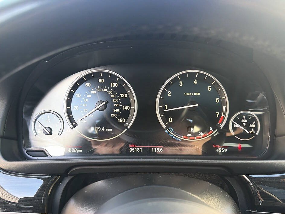Used 2015 BMW 550i Sedan RWD image 9