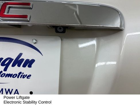 Used 2014 GMC Acadia Denali AWD/4WD image 16