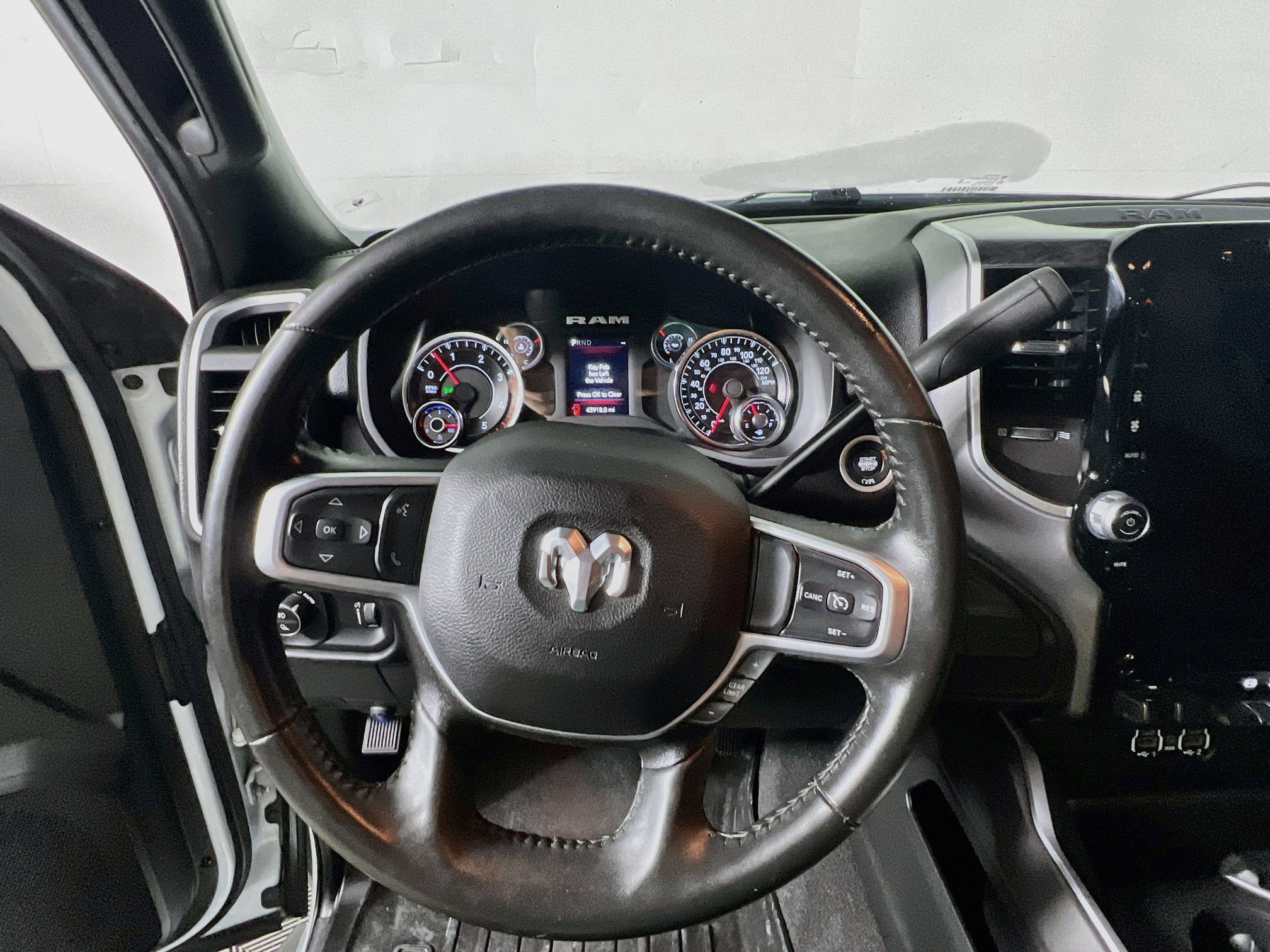 Used 2024 RAM 2500 Big Horn w/ Sport Appearance Package AWD/4WD image 17