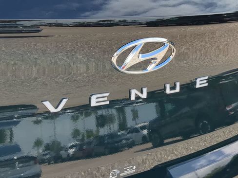 New 2026 Hyundai Venue SE FWD image 13
