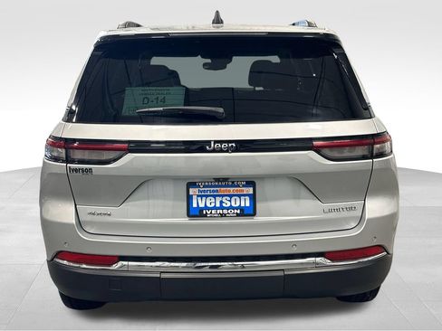 Used 2024 Jeep Grand Cherokee Limited AWD/4WD image 11