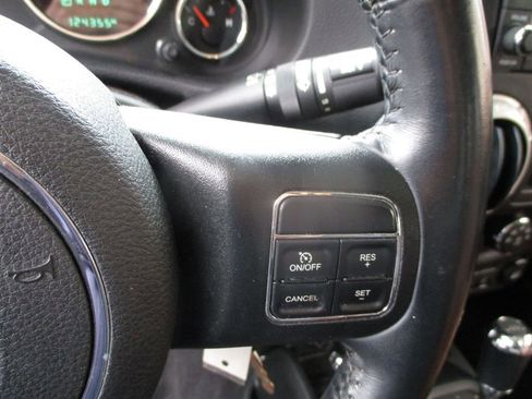 Used 2017 Jeep Wrangler Unlimited Sahara w/ Connectivity Group image 18