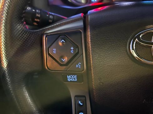 Used 2021 Toyota Tacoma TRD Off-Road AWD/4WD image 9